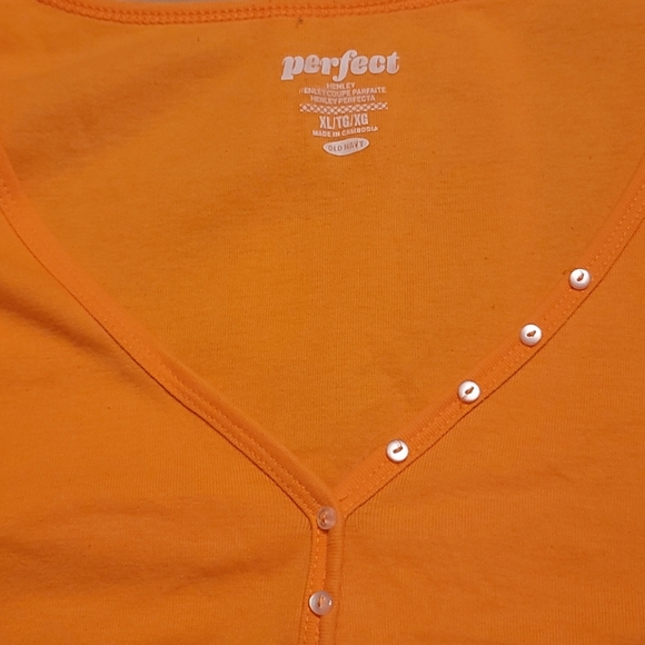 Top - Picture 2 of 3